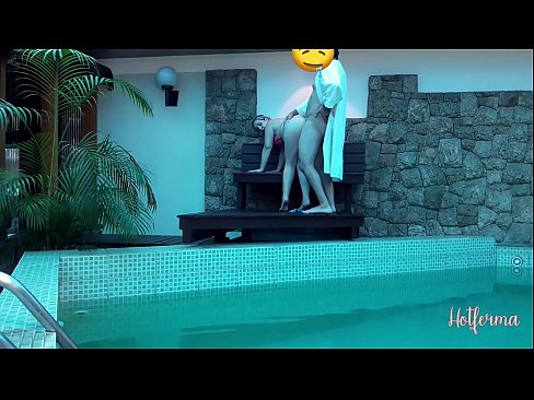 ❤️ Tus thawj coj caw tus tub txib mus rau hauv lub pas dej, tab sis tsis tuaj yeem tiv taus kub ❤ Porno fb ntawm peb